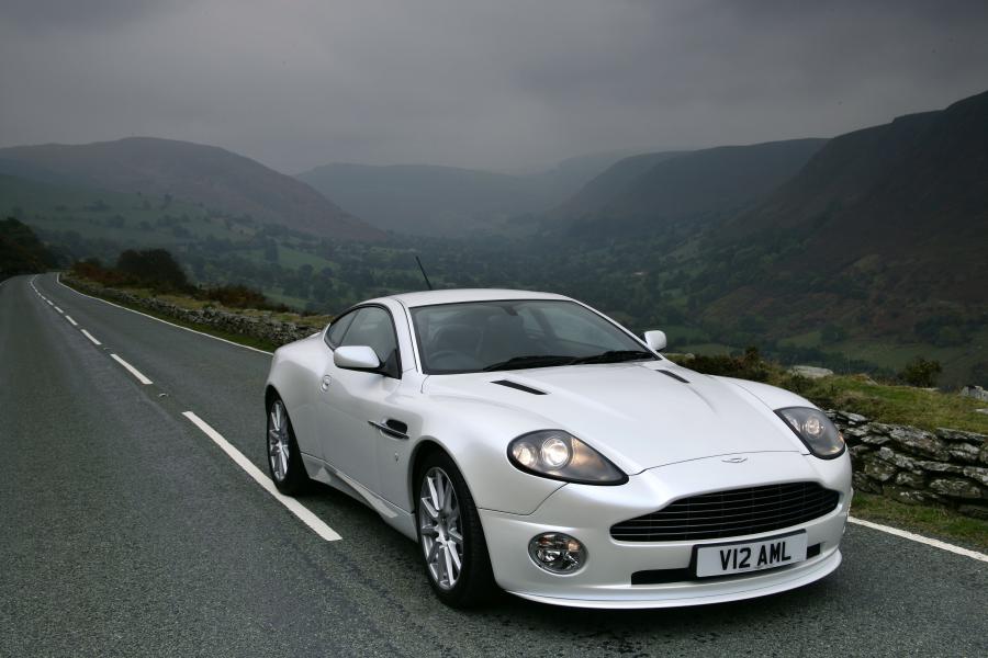  Aston Martin V12 Vanquish S 2004 года  (UK) (фото 29 из 37)